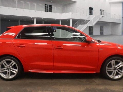 Audi A1 1.0 TFSI 25 S line Sportback 5dr Petrol Manual Euro 6 (s/s) (95 ps) 1 Owner 5