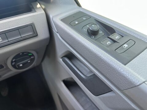 Volkswagen Transporter T30 TDI P/V HIGHLINE 12
