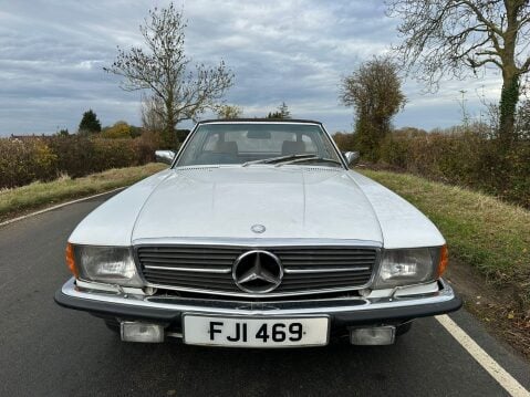 Mercedes-Benz SL Series 280 SL 9