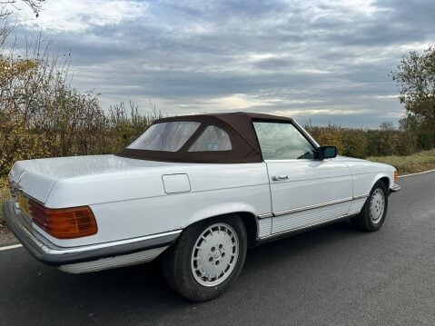 Mercedes-Benz SL Series 280 SL 6