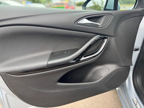 Vauxhall Astra 1.4i Turbo Elite Nav Euro 6 5dr 31