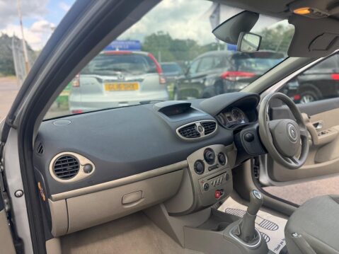 Renault Clio 1.4 16v Privilege 5dr 12