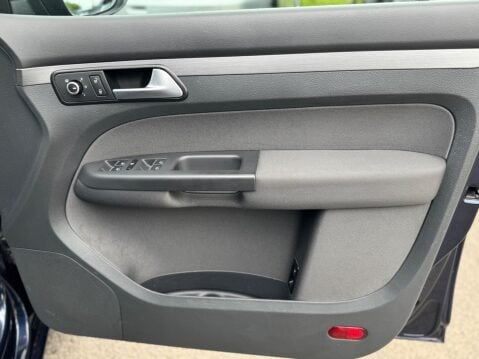 Volkswagen Touran 2.0 TDI SE Euro 5 5dr 15