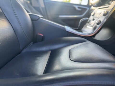 Volvo V60 2.4 D4 Lux Nav Auto AWD Euro 6 (s/s) 5dr 16