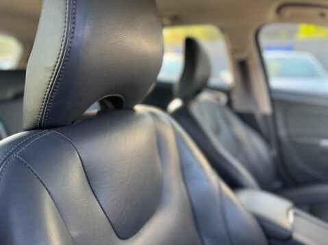 Volvo V60 2.4 D4 Lux Nav Auto AWD Euro 6 (s/s) 5dr 17