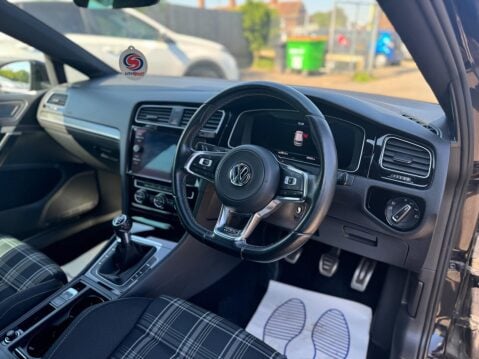 Volkswagen Golf 2.0 TDI GTD Euro 6 (s/s) 5dr 12
