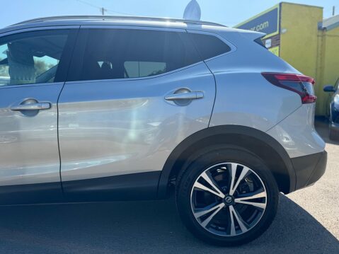 Nissan Qashqai 1.3 DIG-T N-Connecta Euro 6 (s/s) 5dr 16
