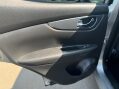 Nissan Qashqai 1.3 DIG-T N-Connecta Euro 6 (s/s) 5dr 24