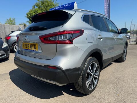 Nissan Qashqai 1.3 DIG-T N-Connecta Euro 6 (s/s) 5dr 10
