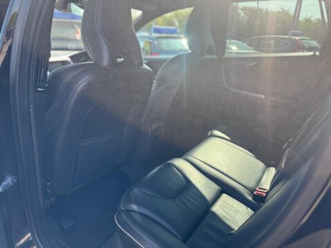 Volvo XC60 2.4 D5 R-Design Lux Nav Auto AWD Euro 6 (s/s) 5dr 20