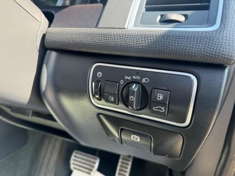 Volvo XC60 2.4 D5 R-Design Lux Nav Auto AWD Euro 6 (s/s) 5dr 23