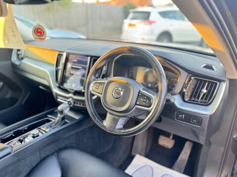Volvo XC60 2.0 D4 Momentum Auto AWD Euro 6 (s/s) 5dr 15