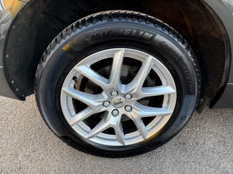 Volvo XC60 2.0 D4 Momentum Auto AWD Euro 6 (s/s) 5dr 40