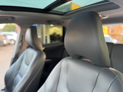 Volvo XC60 2.4 D5 SE Lux Nav Auto AWD Euro 6 (s/s) 5dr 35
