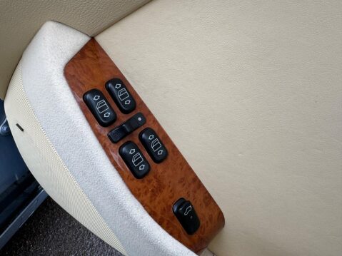 Mercedes-Benz S Class 5.0 S500 4dr 61