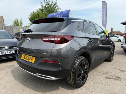 Vauxhall Grandland X 1.2 Turbo SRi Nav Euro 6 (s/s) 5dr 7