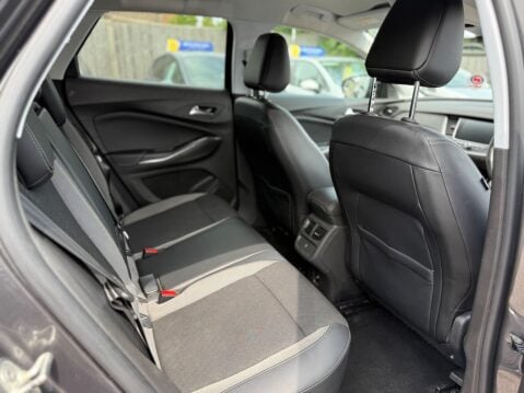 Vauxhall Grandland X 1.2 Turbo SRi Nav Euro 6 (s/s) 5dr 16