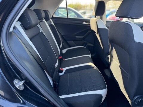 Volkswagen T-Roc 1.6 TDI SEL Euro 6 (s/s) 5dr 22