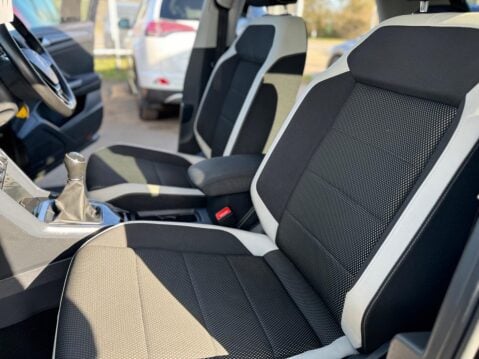 Volkswagen T-Roc 1.6 TDI SEL Euro 6 (s/s) 5dr 25
