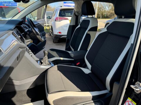 Volkswagen T-Roc 1.6 TDI SEL Euro 6 (s/s) 5dr 26