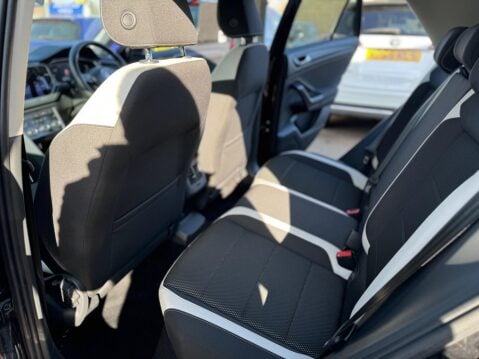 Volkswagen T-Roc 1.6 TDI SEL Euro 6 (s/s) 5dr 29