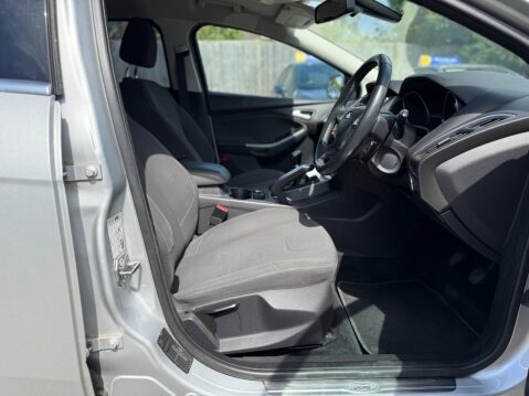 Ford Focus 1.6 Titanium Euro 5 5dr 11