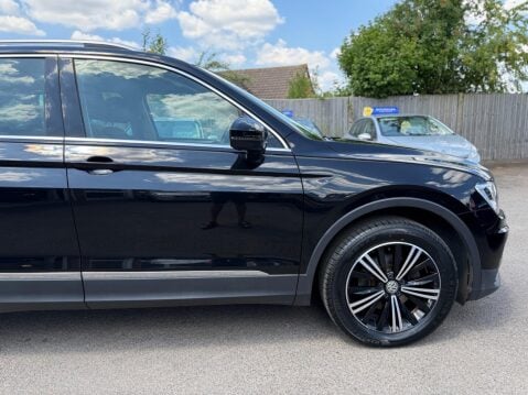 Volkswagen Tiguan 2.0 TDI SE Navigation DSG 4Motion Euro 6 (s/s) 5dr 8