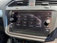 Volkswagen Tiguan 2.0 TDI SE Navigation DSG 4Motion Euro 6 (s/s) 5dr 38
