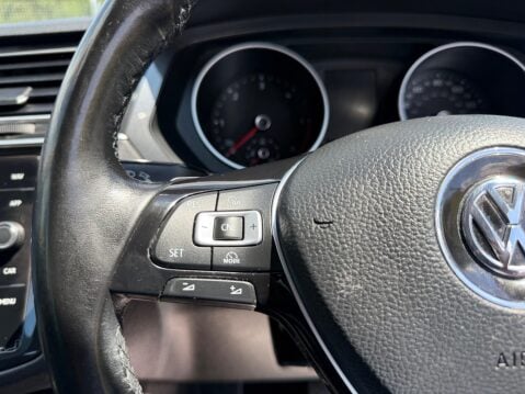 Volkswagen Tiguan 2.0 TDI SE Navigation DSG 4Motion Euro 6 (s/s) 5dr 40