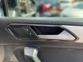 Volkswagen Tiguan 2.0 TDI SE Navigation DSG 4Motion Euro 6 (s/s) 5dr 37
