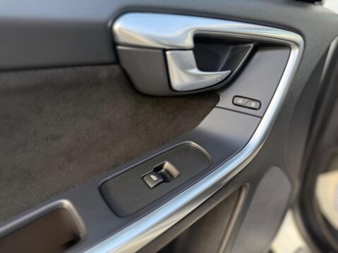 Volvo XC60 2.0 D4 R-Design Nav Auto Euro 6 (s/s) 5dr 24