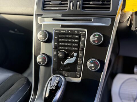 Volvo XC60 2.0 D4 R-Design Nav Auto Euro 6 (s/s) 5dr 32