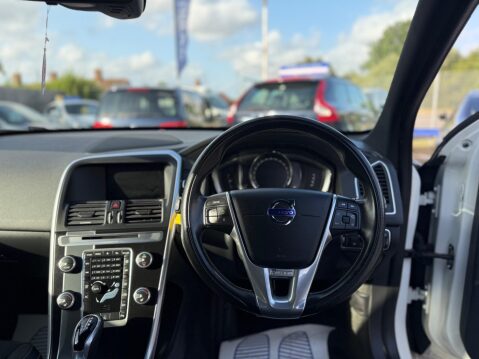 Volvo XC60 2.0 D4 R-Design Nav Auto Euro 6 (s/s) 5dr 27