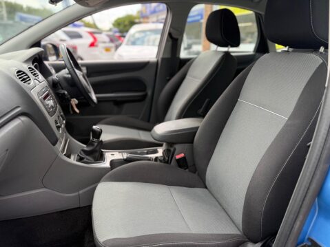 Ford Focus 1.6 Zetec 5dr 14
