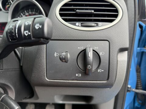 Ford Focus 1.6 Zetec 5dr 19