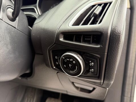 Ford Focus 1.6 Titanium Powershift Euro 6 5dr 26