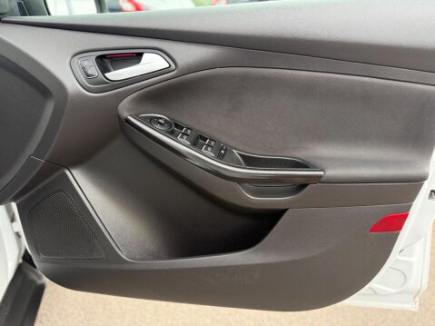 Ford Focus 1.6 Titanium Powershift Euro 6 5dr 15