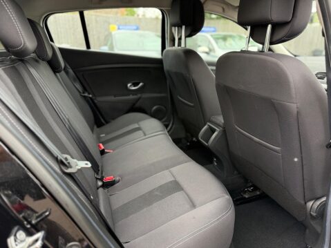 Renault Megane 1.6 16V Dynamique TomTom Euro 5 5dr 14