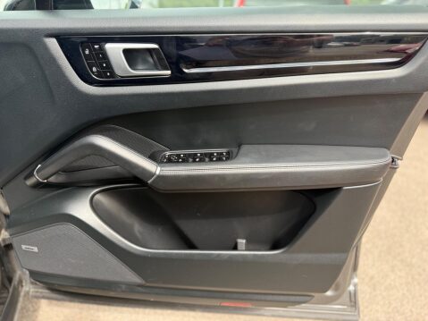 Porsche Cayenne 2.9T V6 S TiptronicS 4WD Euro 6 (s/s) 5dr 23