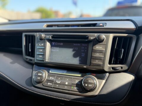 Toyota Rav4 2.2 D-4D Invincible 4WD Euro 5 5dr 38