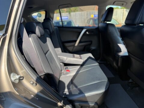 Toyota Rav4 2.2 D-4D Invincible 4WD Euro 5 5dr 22