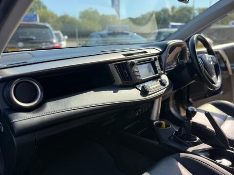 Toyota Rav4 2.2 D-4D Invincible 4WD Euro 5 5dr 27