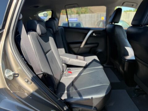 Toyota Rav4 2.2 D-4D Invincible 4WD Euro 5 5dr 23