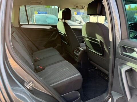 Volkswagen Tiguan 1.4 TSI SE Navigation Euro 6 (s/s) 5dr 23