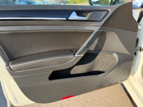 Volkswagen Golf 2.0 TSI R DSG 4Motion Euro 6 (s/s) 5dr 28