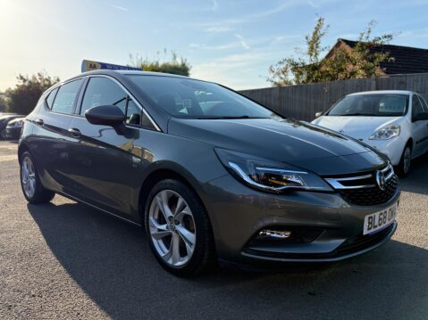Vauxhall Astra 1.4i Turbo SRi Nav Euro 6 5dr 4