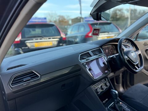 Volkswagen Tiguan 2.0 TDI SEL DSG Euro 6 (s/s) 5dr 21