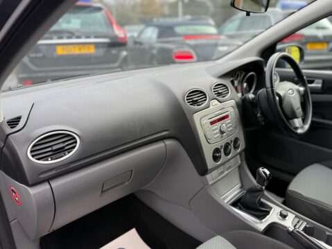 Ford Focus 1.6 Zetec 5dr 15