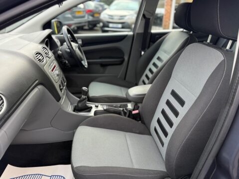Ford Focus 1.6 Zetec 5dr 14