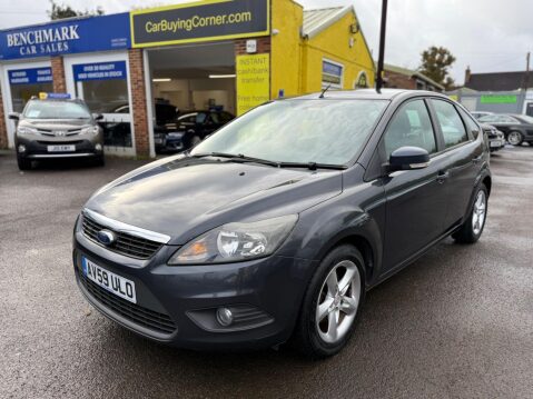 Ford Focus 1.6 Zetec 5dr 1